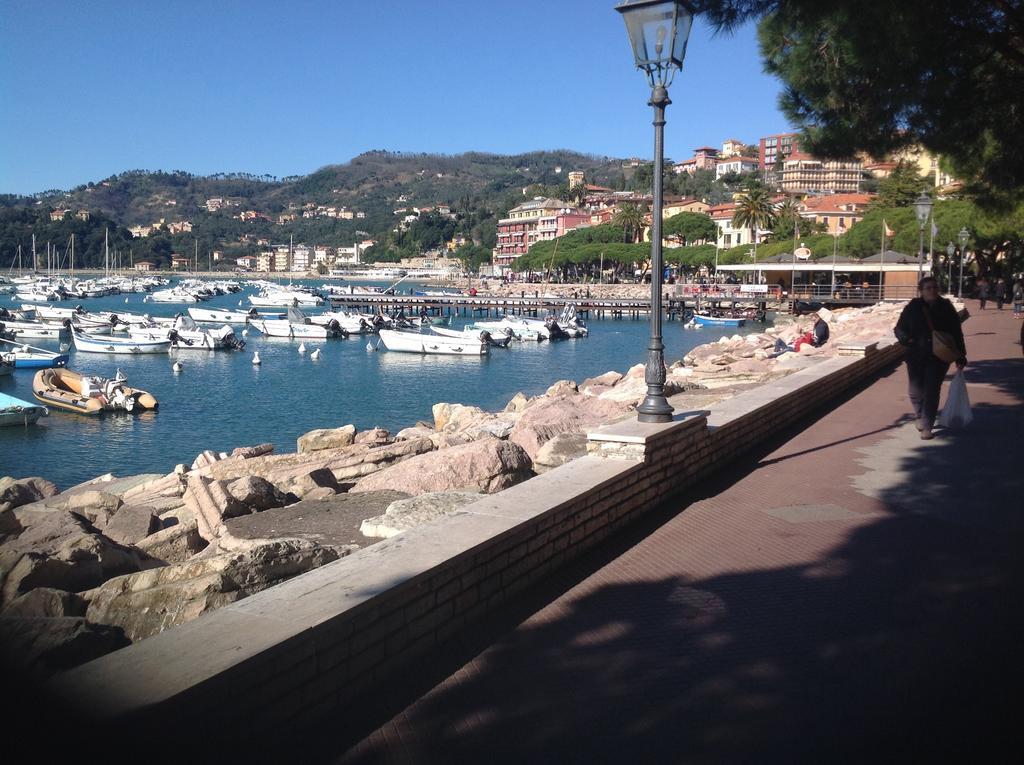 Affittacamere La Baia Di Lerici Exterior foto