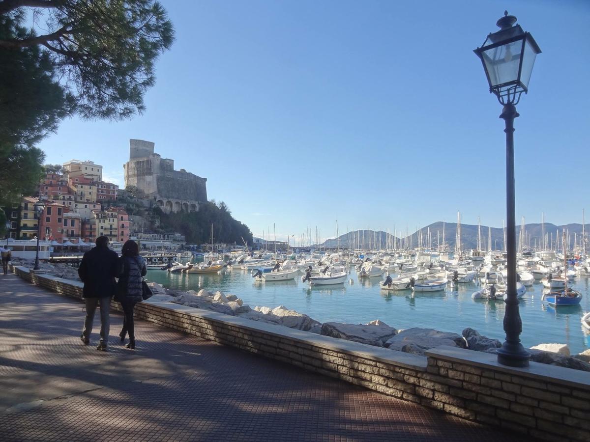 Affittacamere La Baia Di Lerici Exterior foto